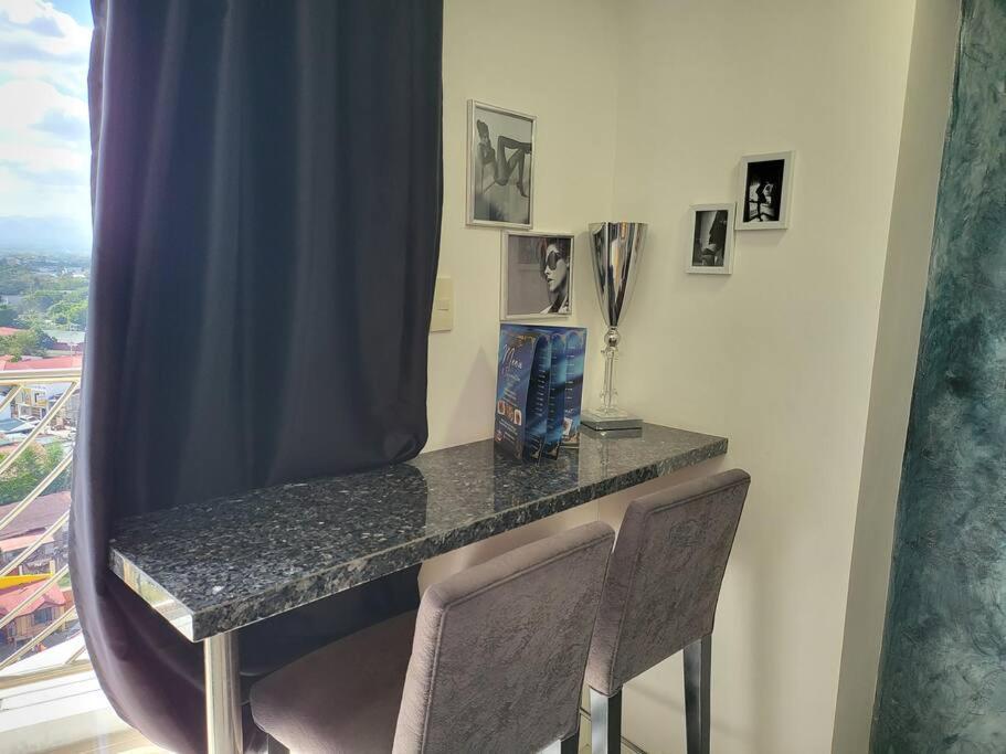 Kandi Tower 3, Premium 1Br With 2Cr & 2 Balcony. Angeles Eksteriør billede