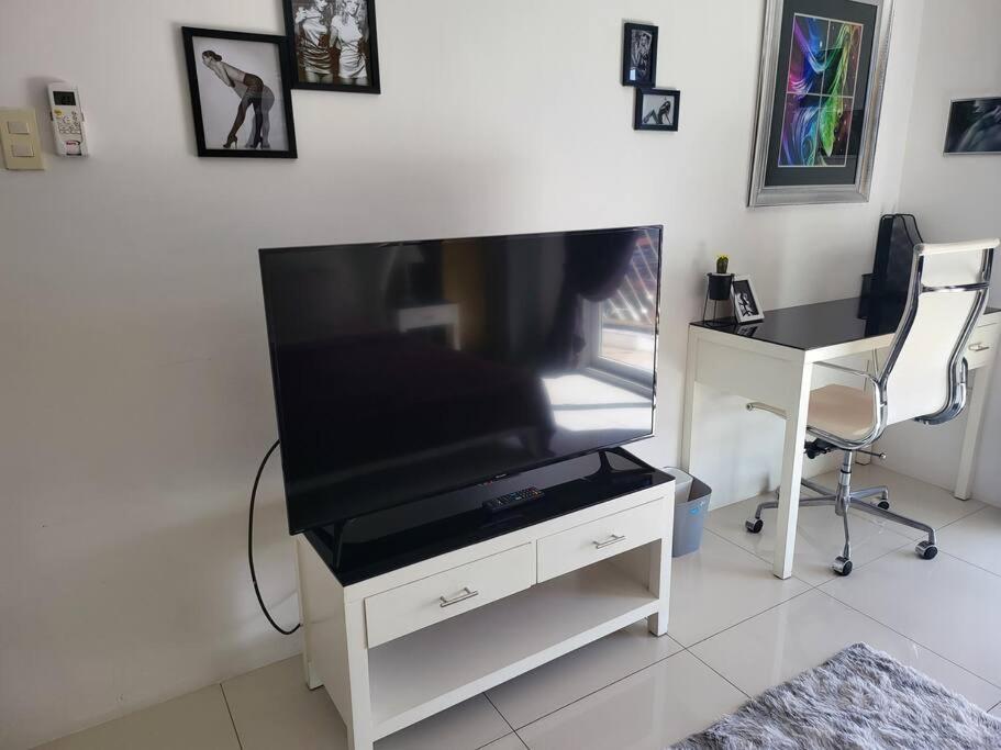 Kandi Tower 3, Premium 1Br With 2Cr & 2 Balcony. Angeles Eksteriør billede